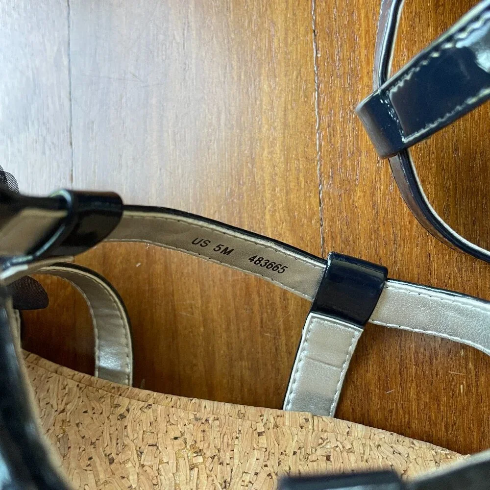 Lands' End Sz 5 Navy Blue Arabella Flower Sandals - Picture 7 of 8